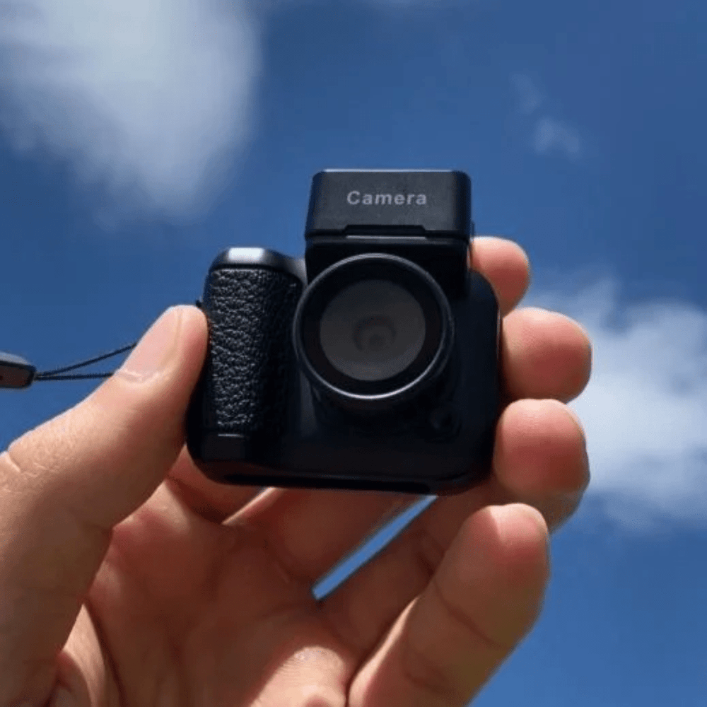 MINIRETRO - Nostalgic Camera in Compact Vintage Design for Stylish Memories
